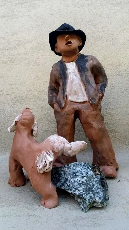 Promeneur et son chien statuette argile personnage et chien