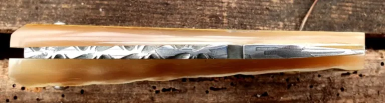 Couteau Corse Martelloni Lame damas, acier et cuivre