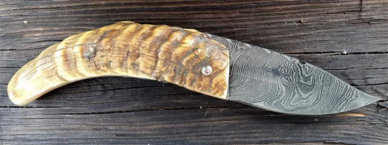 Couteau  corse Martelloni lame damas