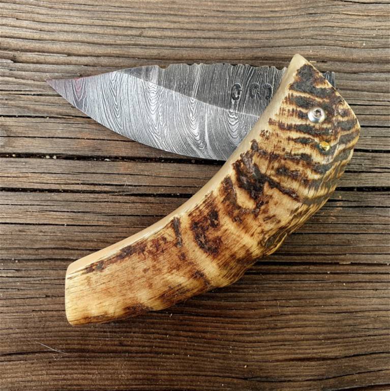 Couteau corse Martelloni lame damas Couteau corse Martelloni lame damas