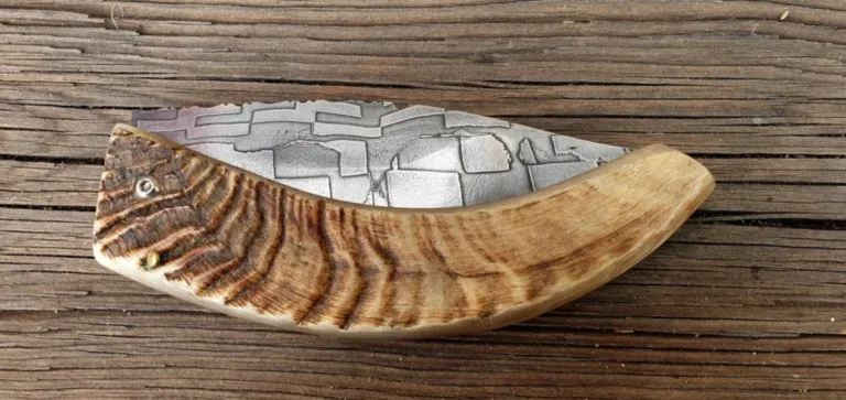 Couteau Corse Martelloni Lame damas mosaîque Couteau Corse Martelloni Lame damas mosaîque