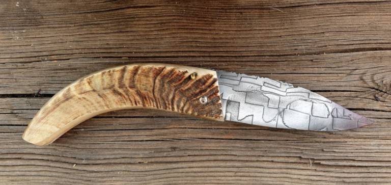 Couteau Corse Martelloni Lame damas mosaîque Couteau Corse Martelloni Lame damas mosaîque