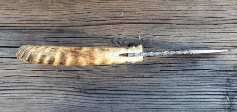 Couteau corse Martelloni lame damas acier