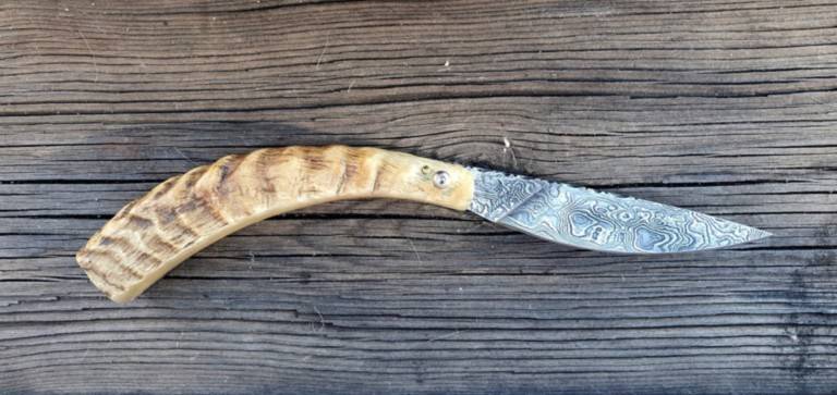 Couteau corse Martelloni lame damas acier