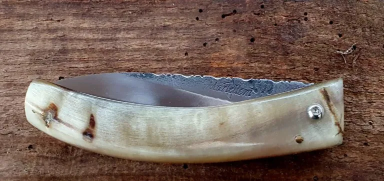 Couteau corse Martelloni acier corne de bélier