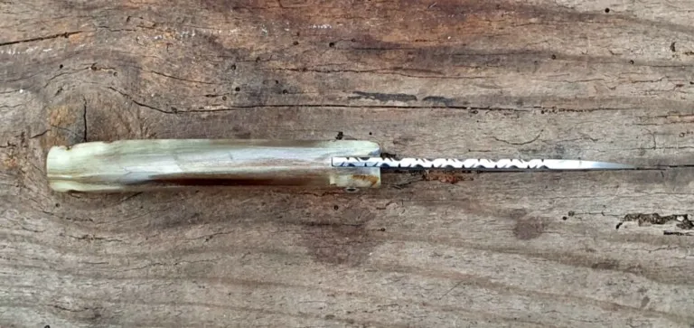 Couteau corse Martelloni acier corne de bélier