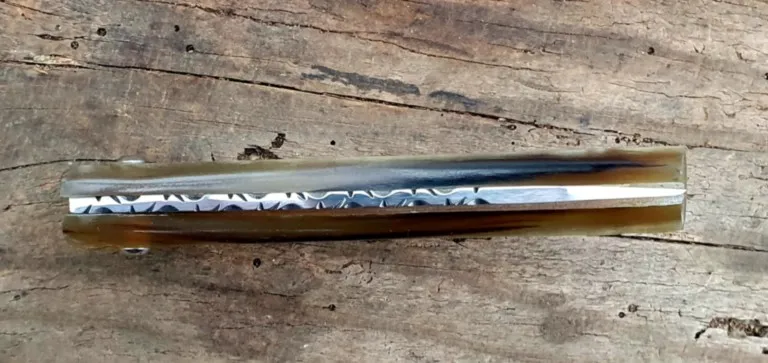 Couteau corse Martelloni acier corne de bélier