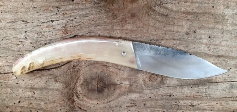 couteau corse Martelloni pliant acier couteau corse Martelloni pliant acier type curnicciolu