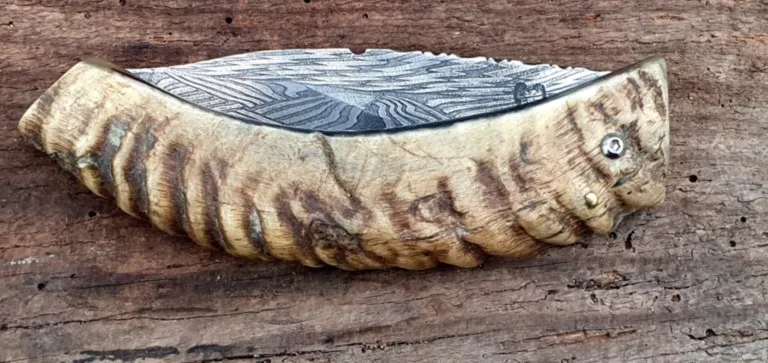 Couteau corse Martelloni lame damas mosaîque