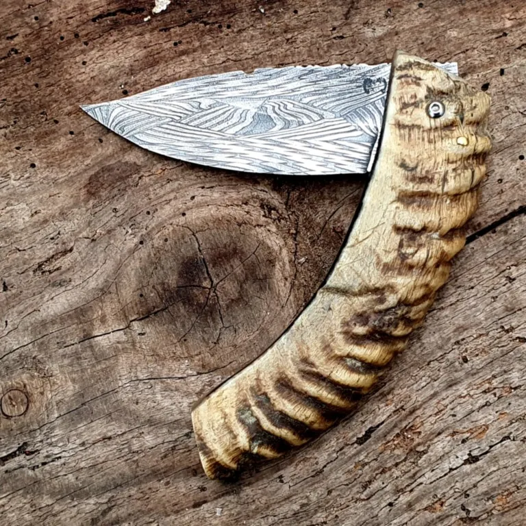 Couteau corse Martelloni lame damas mosaîque