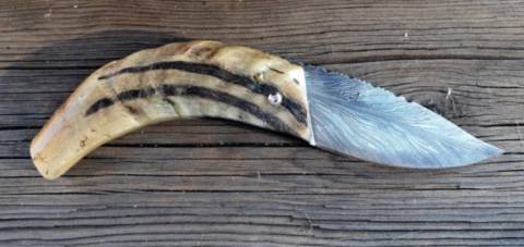 Couteau corse martelloni lame damas plume Couteau corse martelloni lame damas plume